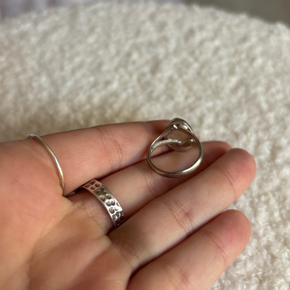 Sterling Silver Turquoise Oval Ring - Bright Blue Stone - Picture 2 of 3